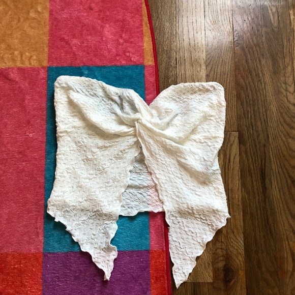 Free With Purchase Womens SHEIN Small Crop Flowey Cream Top Tube Top Strapless - Picture 1 of 4